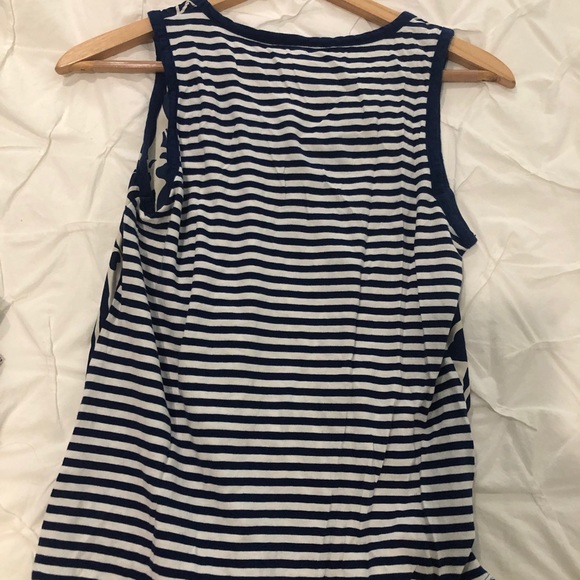 Sleeveless Shirt - Picture 2 of 2